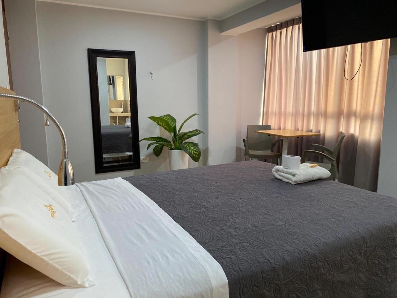 Millennium Hotel Corporative San Vicente de Cañete Eksteriør billede